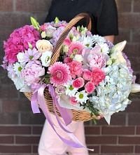 Цветочная композиция из Розы, Хризантемы, Пионы и Лизиантусы в корзине #REPLACE_PRED# Степаньково