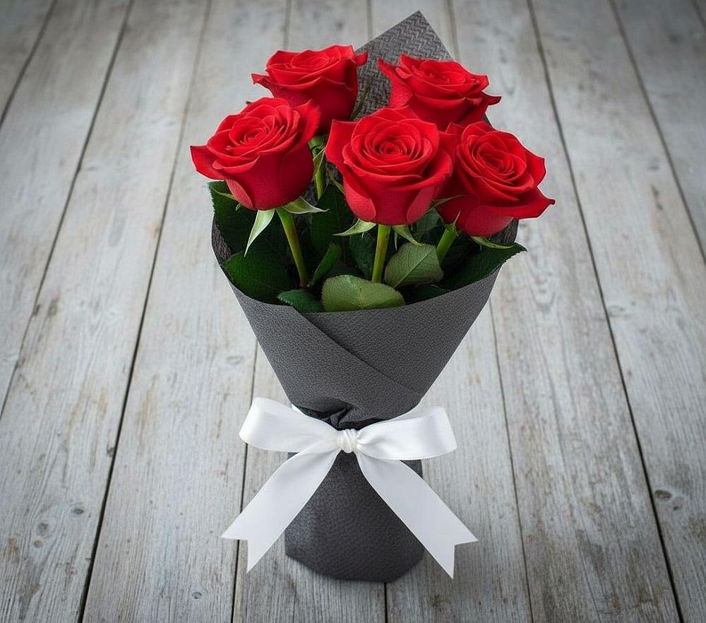 Букет 5 Красных роз Эдлесс Лав в Степаньково